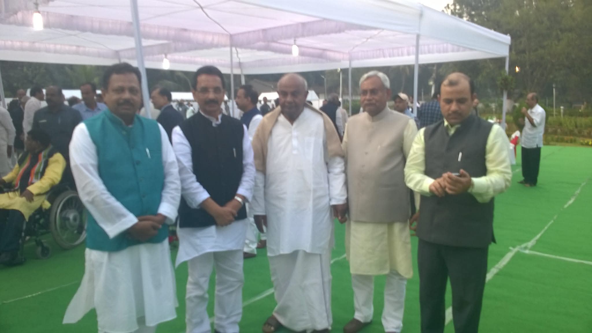 Saleem Madavoor with H. D. Deve Gowda and Nitish Kumar at an event