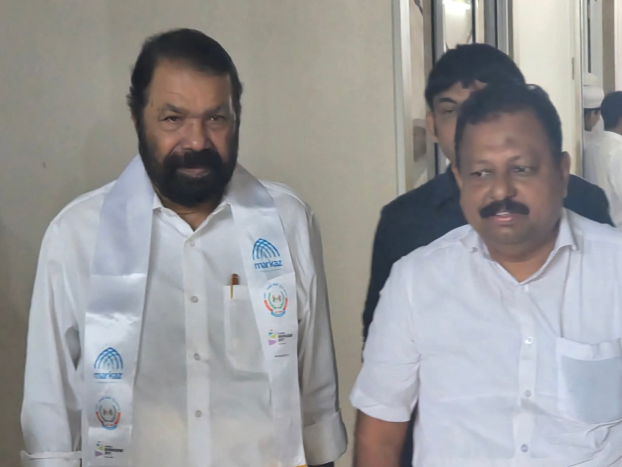 Saleem Madavoor with Kerala Education Minister V. Sivankutty at Markaz