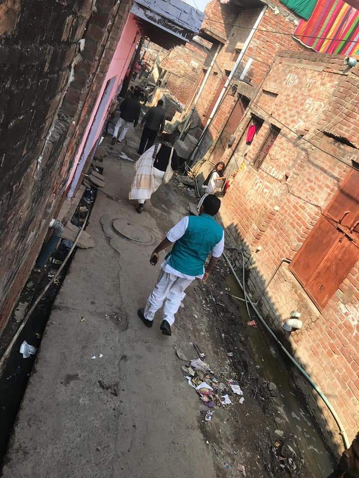 Saleem Madavoor visiting a neighbourhood in Uttar Pradesh